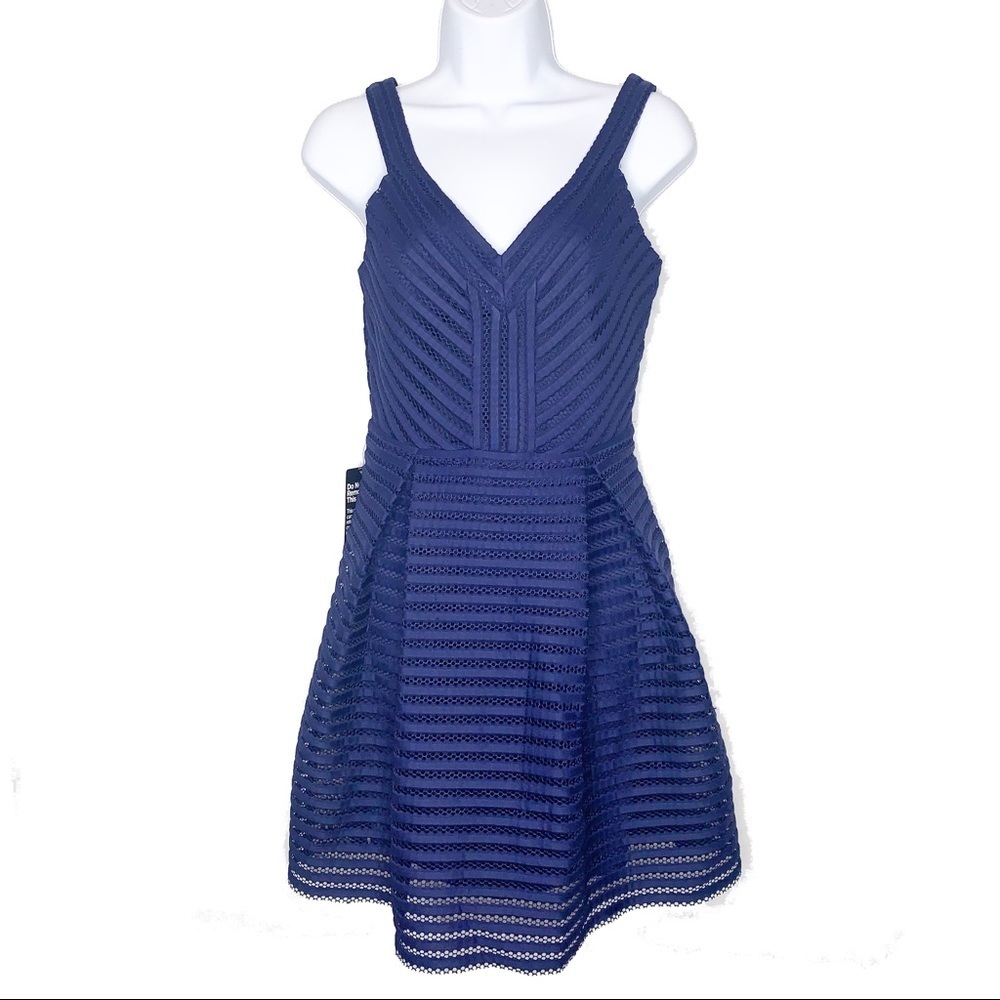 EXPRESS Navy Blue V-Neck Skater Dress 6 NWT